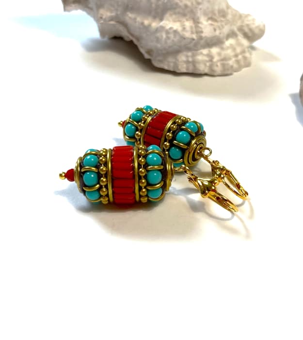 Grote turquoise met rode statement oorbellen - Afbeelding 2
