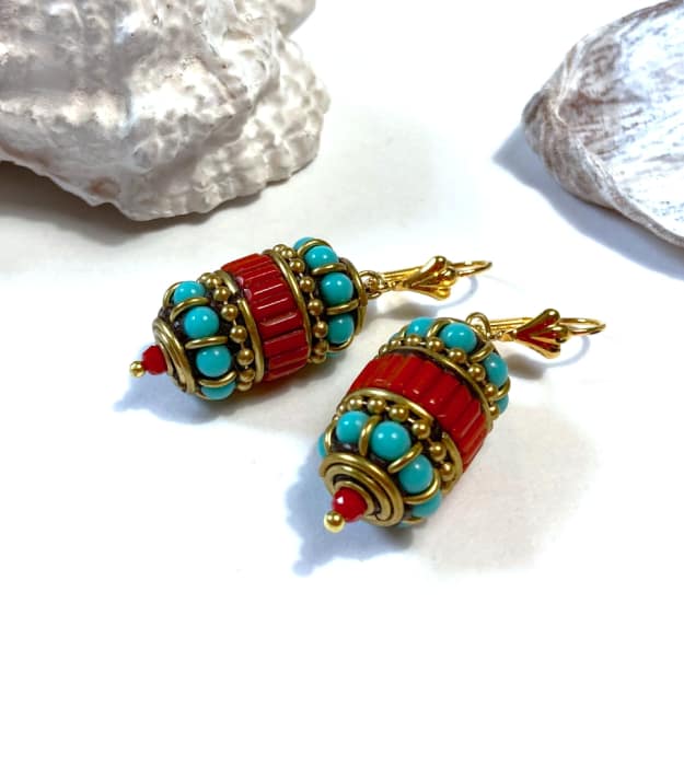 Grote turquoise met rode statement oorbellen - Afbeelding 3