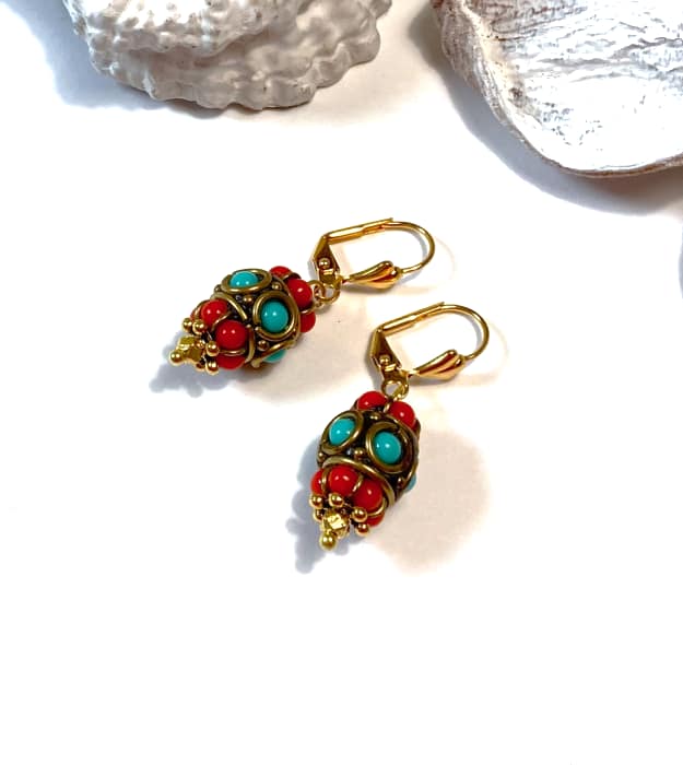 Turquoise met rode oorbellen in etnische stijl 3