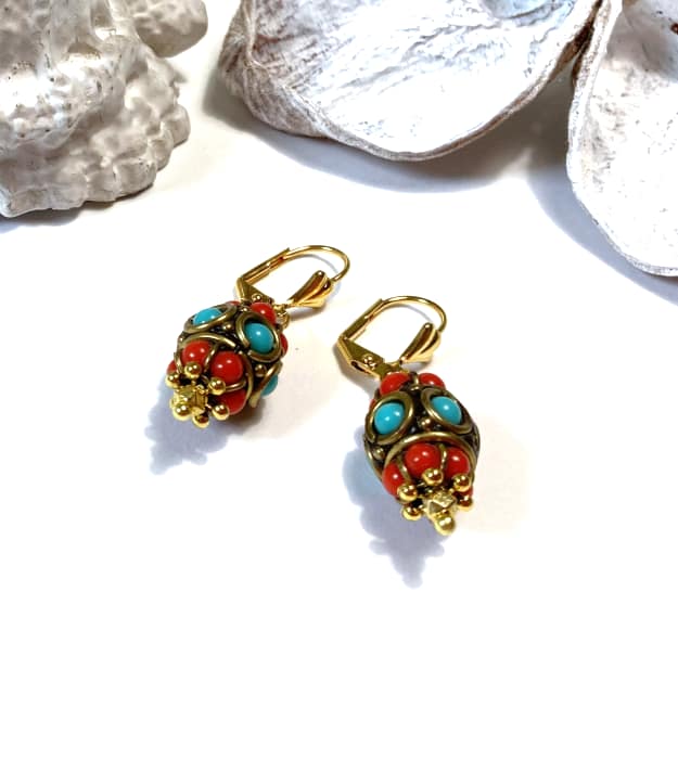 Turquoise met rode oorbellen in etnische stijl 4