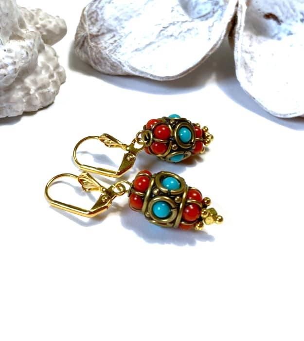 Turquoise met rode oorbellen in etnische stijl 5
