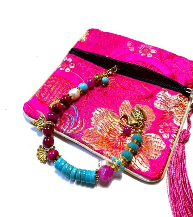 Fuchsia Sieraden hoesje van satijn, prijs per stuk - Afbeelding 2
