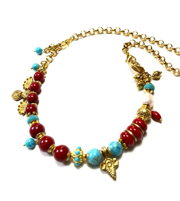 Handgemaakte Donkerrode ketting met Jade en Turquoise Howliet - Afbeelding 2