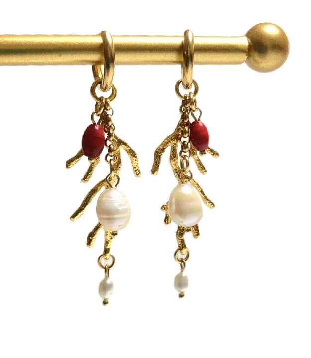 Oceaan oorbellen met koraaltakjes en zoetwaterpareltjes in goud - Afbeelding 2