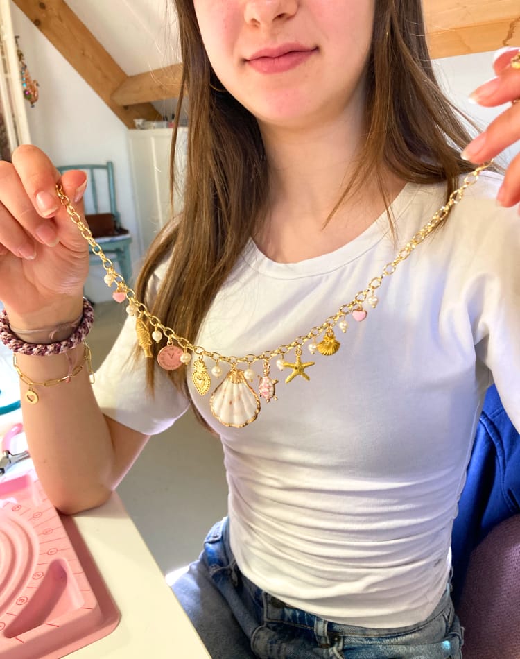 bedelketting maken bij Moucy’s Jewelry Amsterdam bedelketting maken bij Moucy's Jewelry Amsterdam